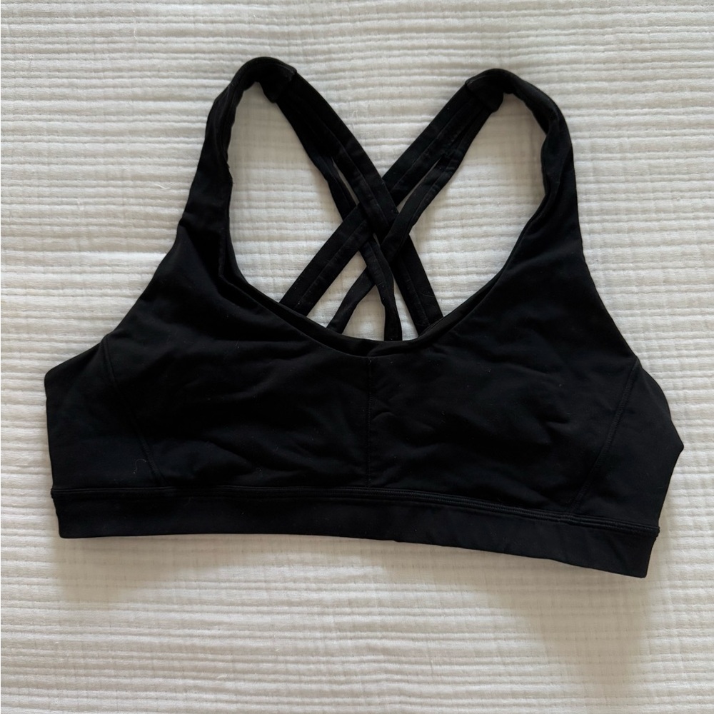black lululemon sports bra